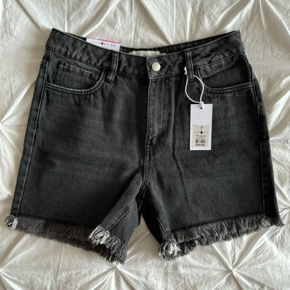 brand new urban planet frayed edge bermuda shorts